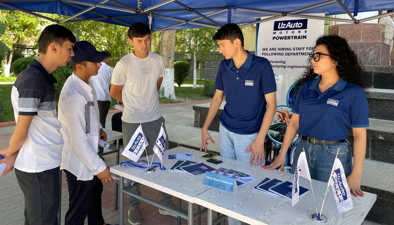 UMPT на "Ярмарке вакансий" в Транспортном университете